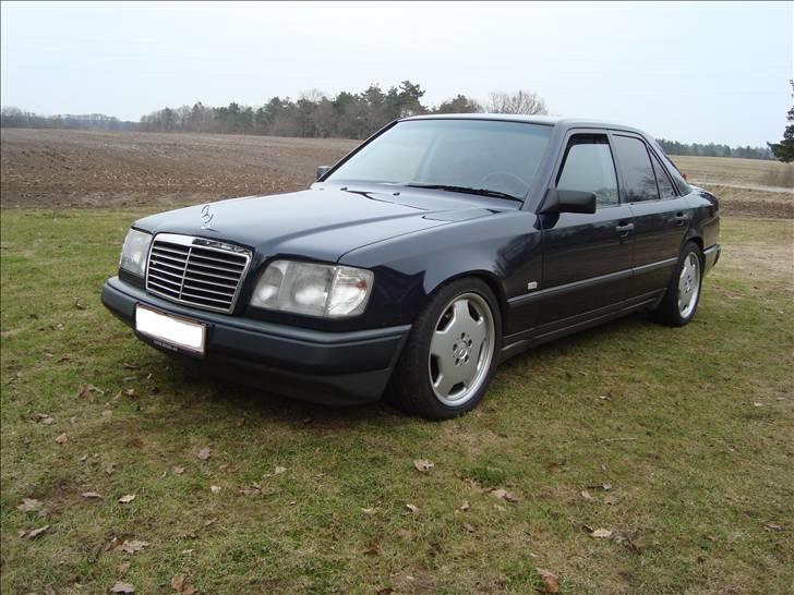 Mercedes Benz W124 260E  billede 1