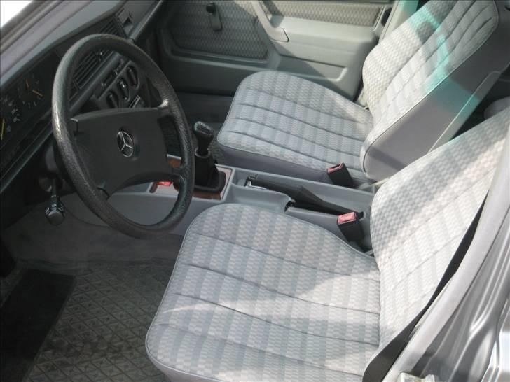 Mercedes Benz 190 billede 13