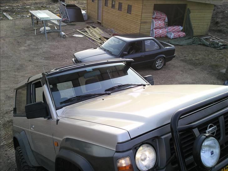 Nissan Patrol 2.8 TD Solgt - Mekanikerens BMW i baggrunden billede 9