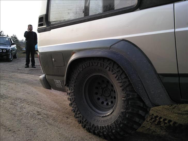 Nissan Patrol 2.8 TD Solgt - Så meget flex som muligt (skal have kæmpe skærmkanter engang) billede 10