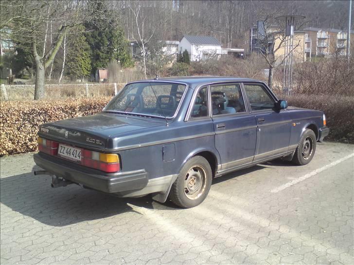 Volvo 240 GL (I Garage) billede 3