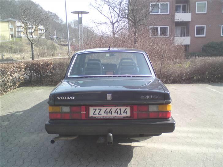 Volvo 240 GL (I Garage) billede 4
