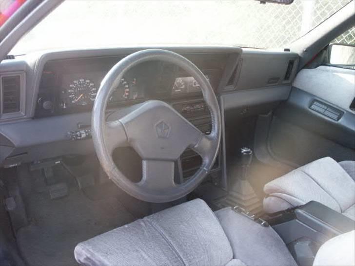 Dodge Daytona Shelby 2,2- SOLGT - 80´er agtigt men man sidder fantastisk, og sædet er elektronisk fuldt justerbart! billede 7