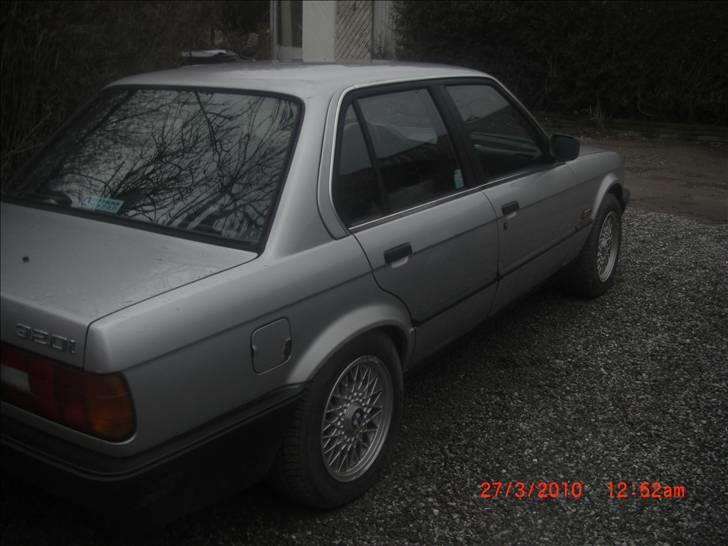 BMW 320i e30  billede 3