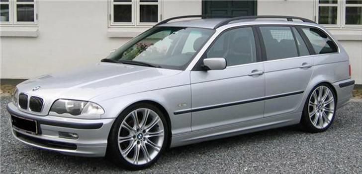 BMW 328i Touring - Tidligere sælgers billede. (Bemærk at forlygter og forblink er blevet skiftet) billede 19