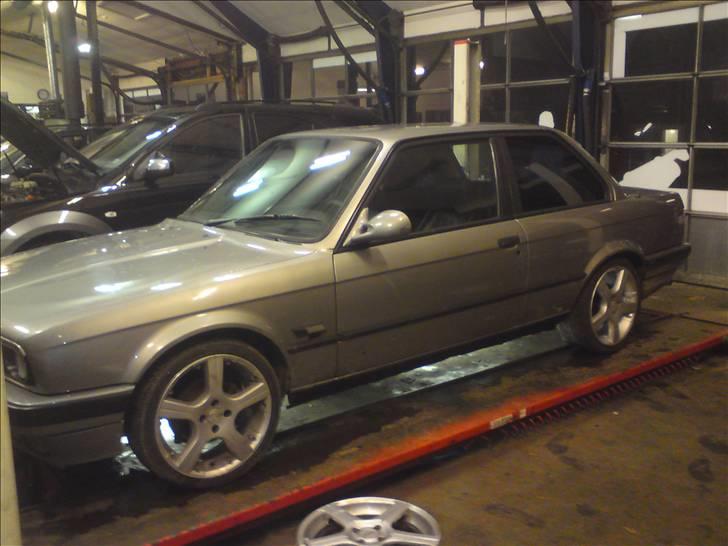 BMW 320i e30 SOLGT billede 2