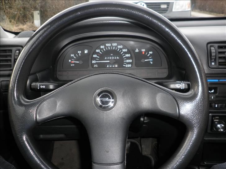 Opel Vectra A 1.8 billede 8