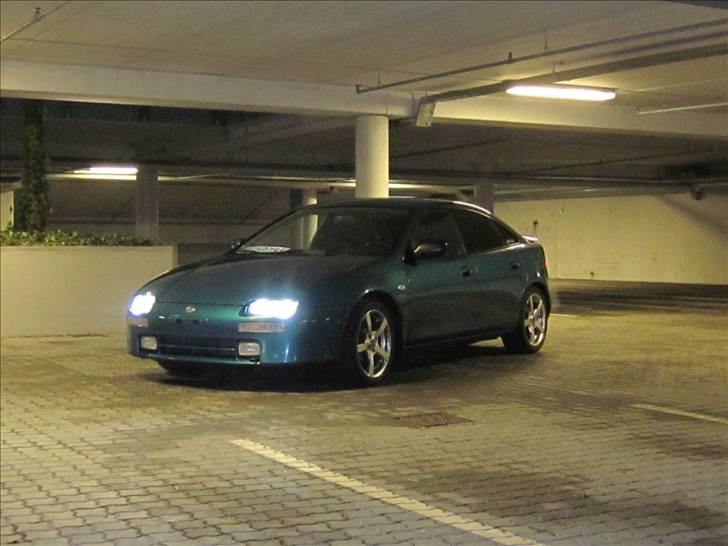 Mazda 323F BA (SOLGT) billede 4