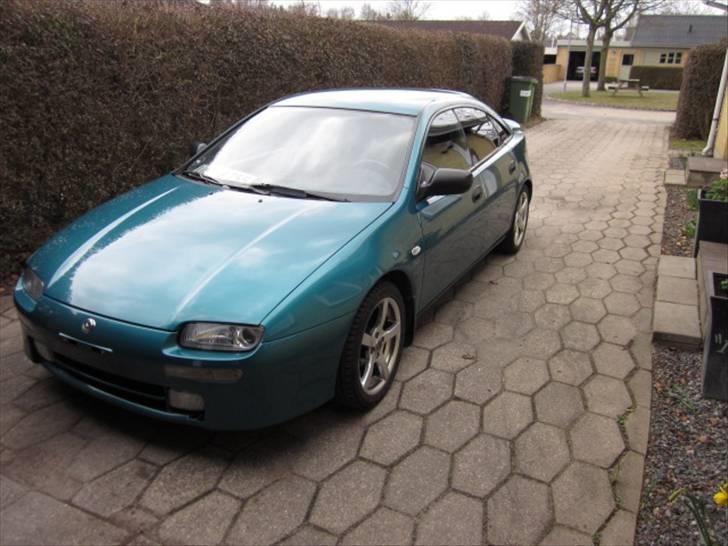 Mazda 323F BA (SOLGT) billede 8