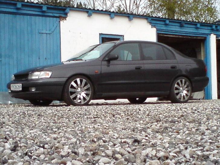Toyota carina 1,6 billede 1