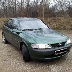 Opel Vectra 1,8i 16V TIL SALG