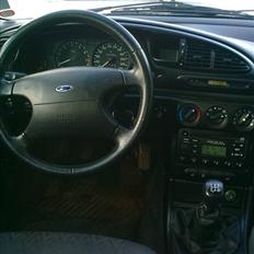Ford Mondeo 2,5 v6