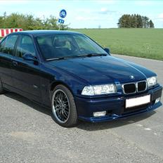 BMW 325i E36