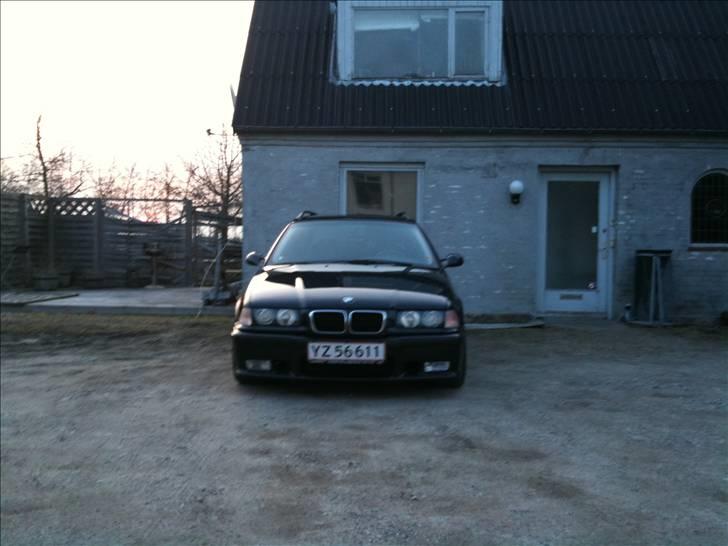 BMW 325tds Exclusive Touring billede 3