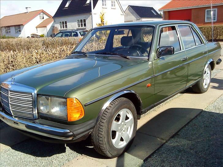 Mercedes Benz W123 200 billede 1