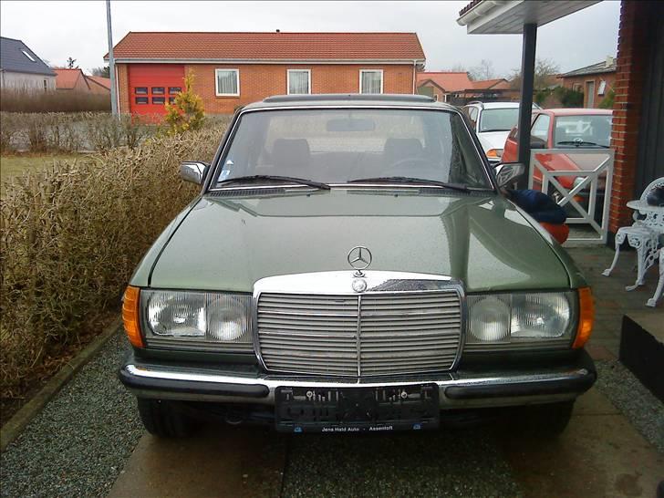 Mercedes Benz W123 200 billede 2