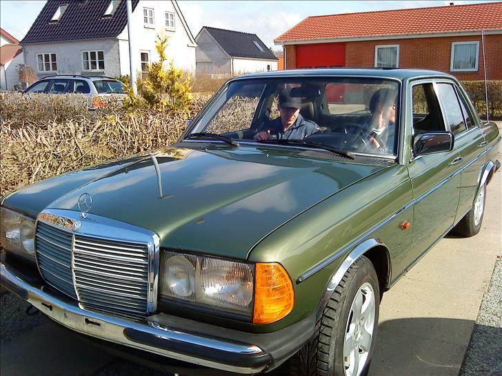 Mercedes Benz W123 200 billede 6