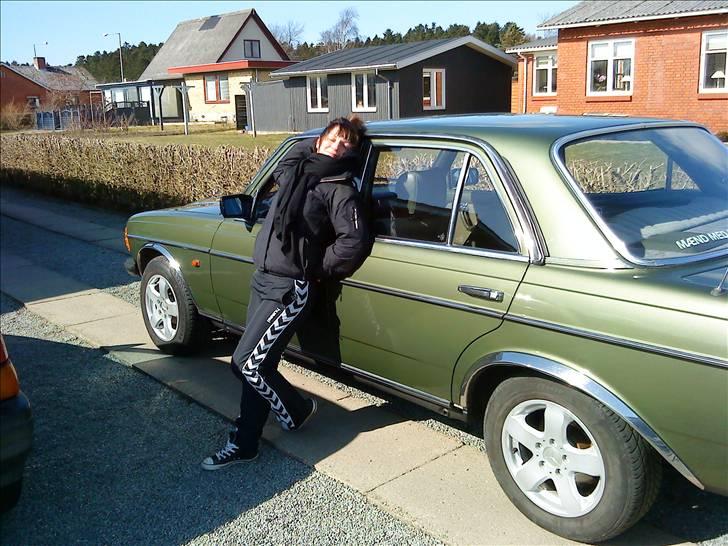 Mercedes Benz W123 200 billede 12