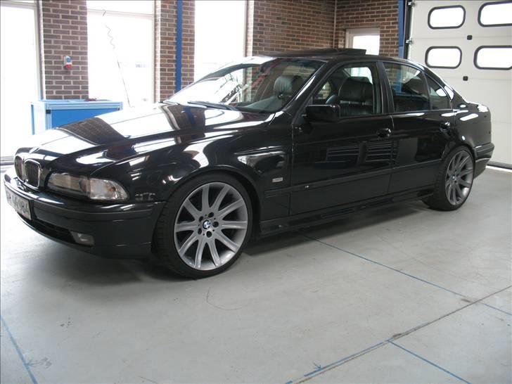 BMW 528i billede 1
