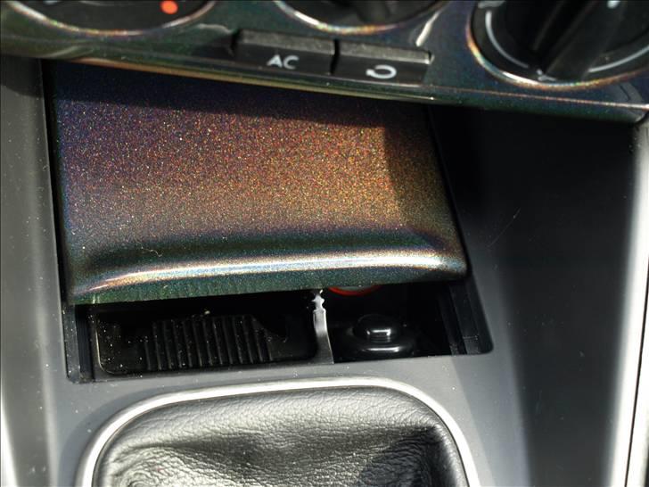 VW Golf 4 Gti Turbo - Lakeret askebæger, og kontakt til åbning af bagklappen billede 17