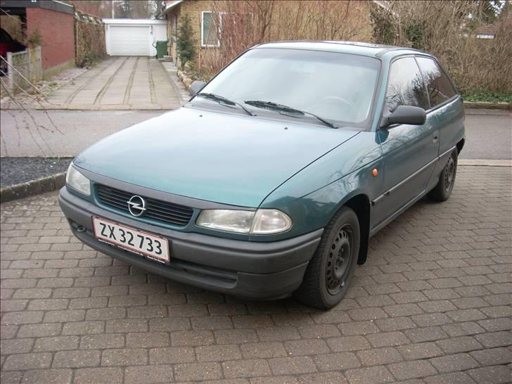 Opel Astra F 1.6i 16V SOLGT billede 1