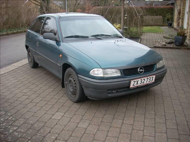 Opel Astra F 1.6i 16V SOLGT billede 2