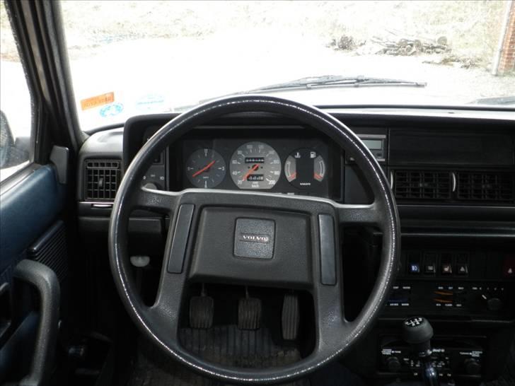Volvo 240 "Solgt" - Stort rat trods servostyring. billede 8