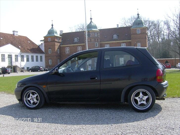 Opel corsa B 1,4i 16v SOLGT - bad ass billede 1