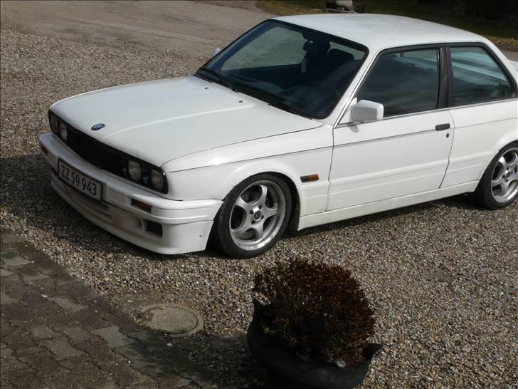 BMW BMW E30 M-Tech II  solgt billede 4