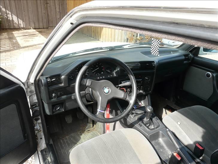 BMW BMW E30 M-Tech II  solgt billede 12