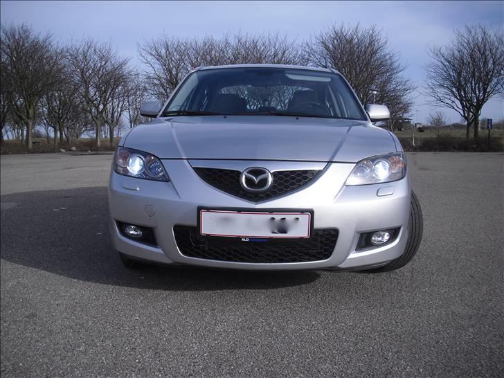 Mazda 3 1.6 Touring Plus - 8000K Xenon i nærlyset. billede 4
