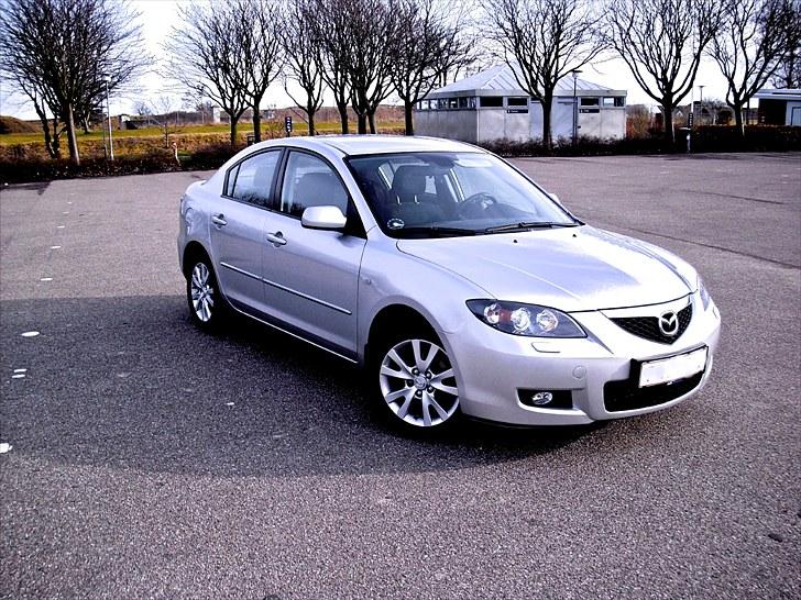 Mazda 3 1.6 Touring Plus - Redigeret i Aperture. Prøvede det bare for sjovt, men synes selv det ser meget godt ud, når jeg ikke har leget med det før.. :) billede 5