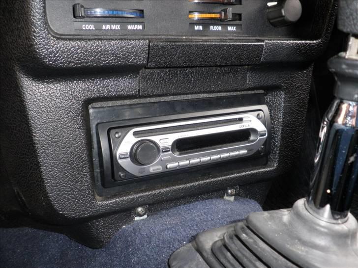 Volvo 240 "Solgt" - Sony radio med CD og MP3 billede 16