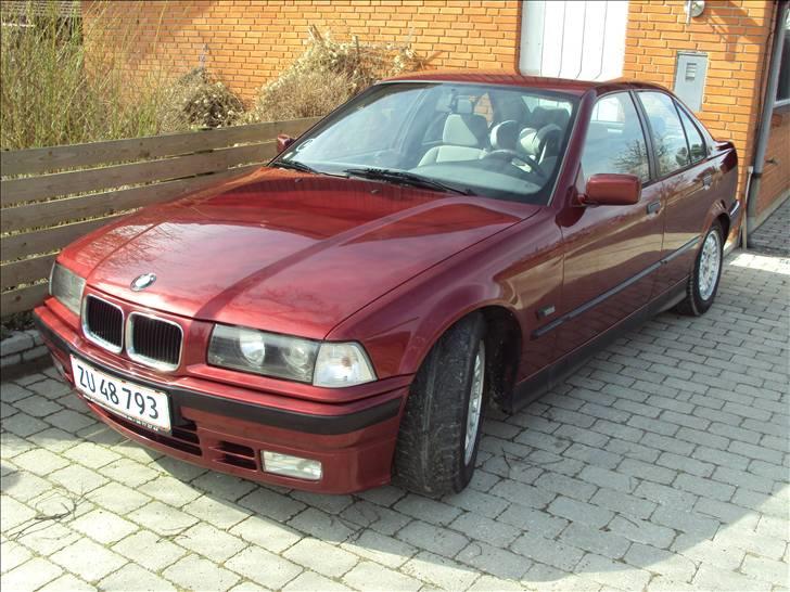 BMW E36 320i SOLGT billede 1