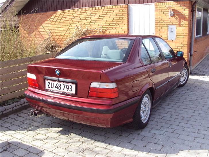 BMW E36 320i SOLGT billede 4