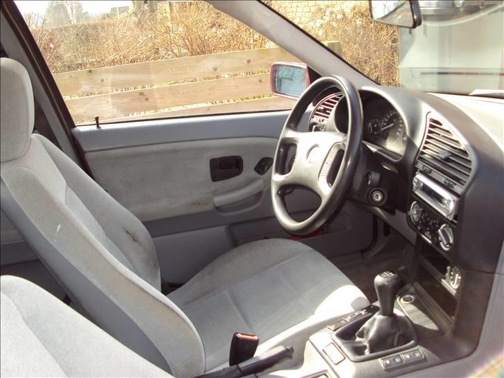 BMW E36 320i SOLGT billede 8