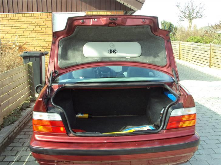 BMW E36 320i SOLGT billede 11
