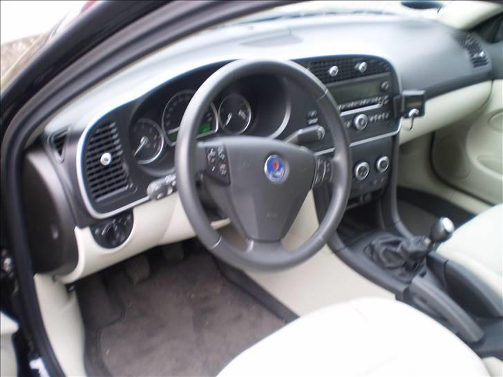 Saab 9-3 Hirsch - overskuelig kabine billede 2