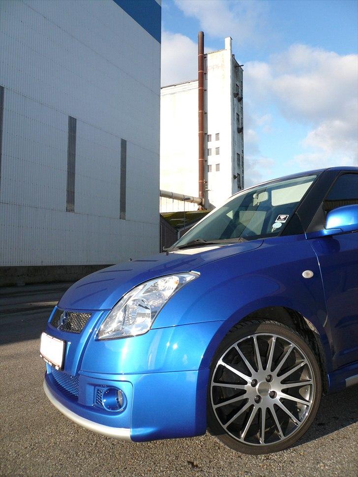 Suzuki Swift 1,3 GLX billede 1