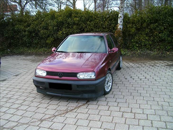 VW golf 3 - blevet total skadet billede 1