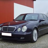 Mercedes Benz E270 CDI TIL SALG