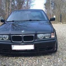 BMW E36 325i Sedan SOLGT