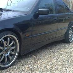BMW E36 325i Sedan SOLGT