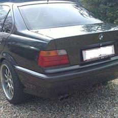 BMW E36 325i Sedan SOLGT