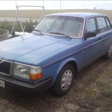 Volvo 240 dl