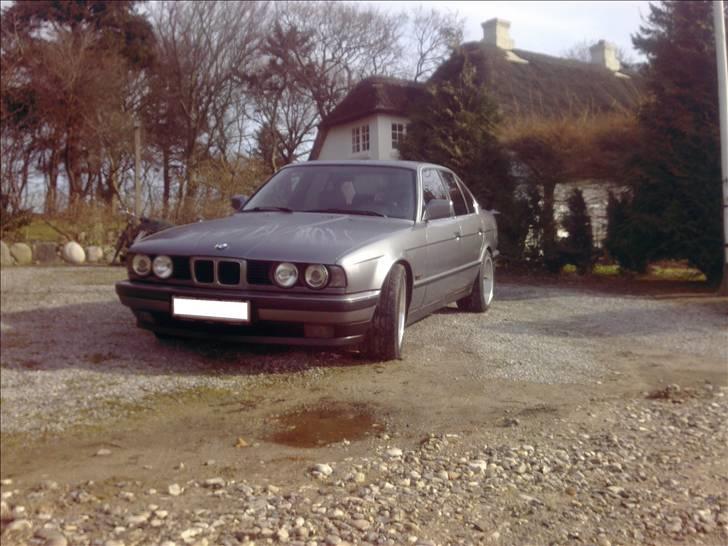 BMW 535i (SOLGT) billede 1