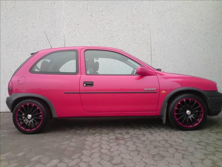 Opel Corsa Sport --SOLGT-- - Der holder bilen jo med de nye fælge!! :D billede 13