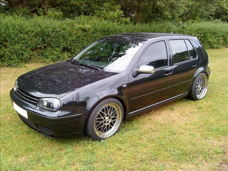 VW Golf IV - [SOLGT] - Efter den er malet og samlet igen billede 4