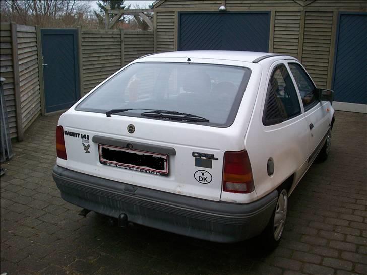 Opel Kadett 1.4i billede 2
