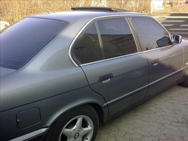 BMW 520i 24v **Byttet** - så fik jeg toned ruder :)  billede 4